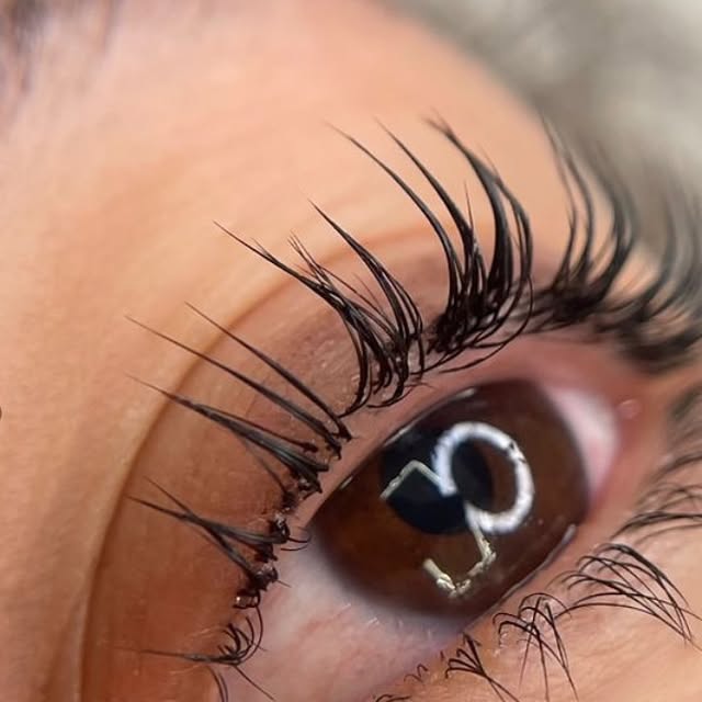 Procedimento Lash Lifting na Experiência Millano